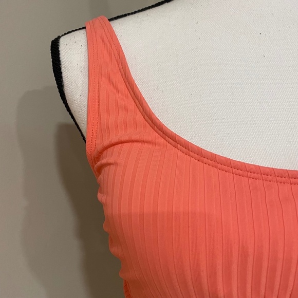 *TIME AND TRU* Coral Women's Peek-a-Boo Swim Top NWT - Picture 4 of 8